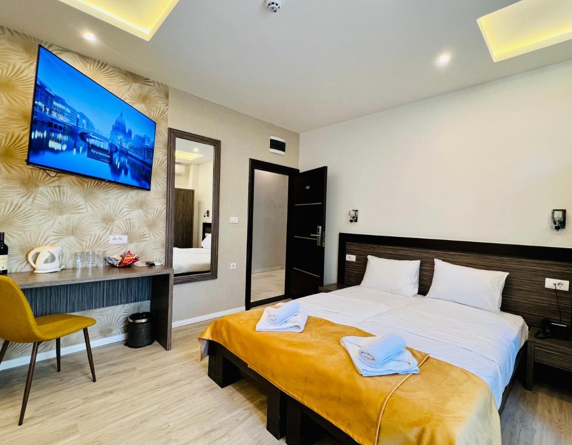 Side One Design Hotel Garni Белград Экстерьер фото